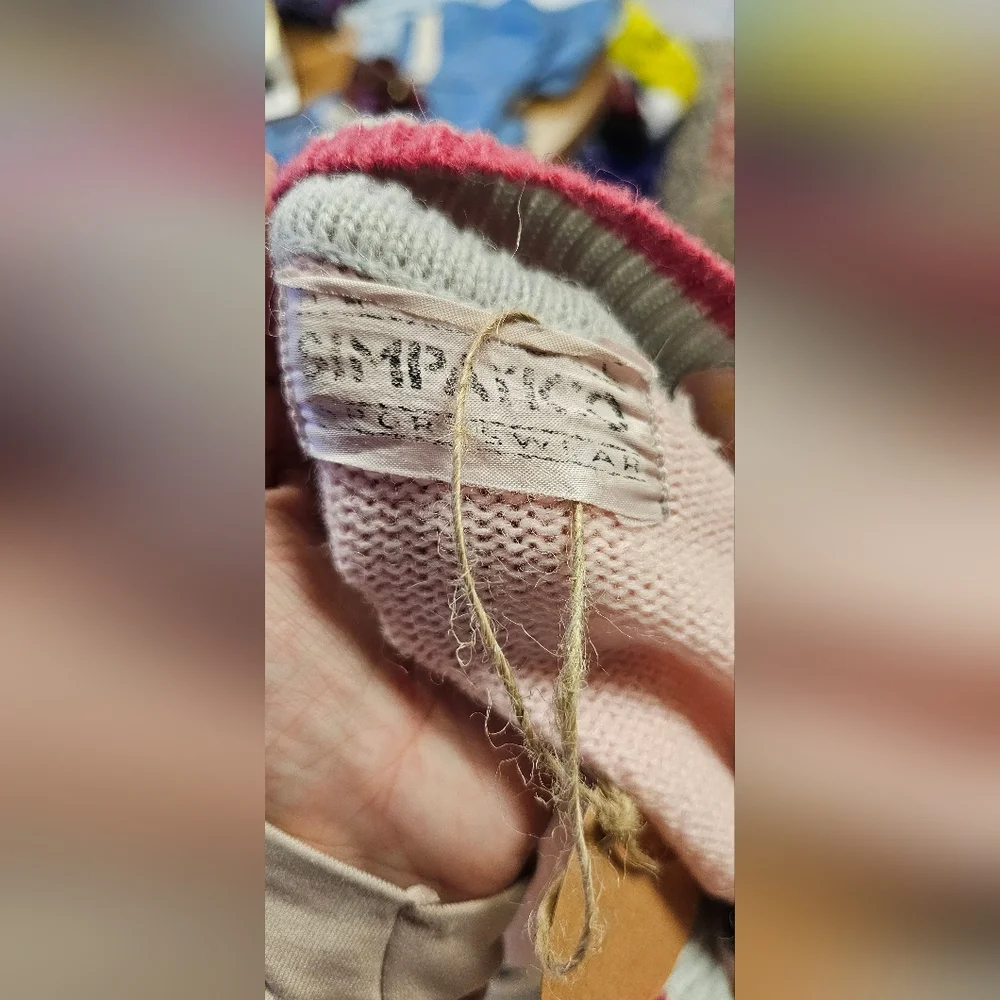 Vintage Pink Cat and fish Sweater size M with pearls details adorable and unique - Picture 7 of 8